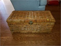 Brown wicker chest with 2 handles