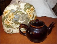 Sadler Teapot With Cozy Cover