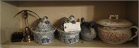 Miscellaneous china lot: Transferware covered
