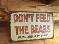 Dont Feed The Bears Sign