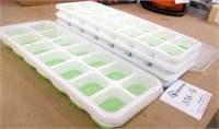 4 Silicone Bottom Ice Cube Trays W/ Lids