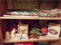 HOLIDAY WRAPPING PAPER, PLACEMATS & DECORATIONS