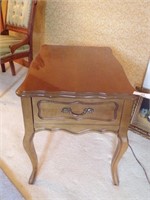 MERSMAN WOODEN SIDE TABLE W/ DRAWER