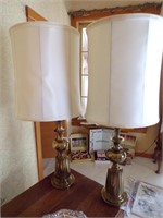 PAIR OF BRASS TABLE LAMPS WITH LINEN SHADES
