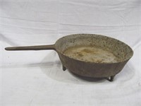 Footed cast iron pot