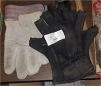 2 Pairs Of  Work Gloves