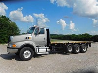 2007 STERLING LT9511 TRI-AXLE FLATBED TRUCK