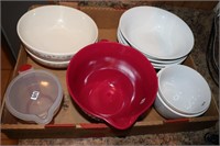 Box lot Pfaltzgraff bowls, mixing bowl & other