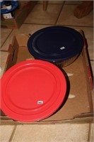 Box lot with two Pyrex bowls with lids