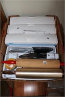 Box lot rolling pins, Pampered Chef scissors,