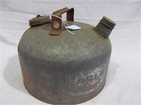 Metal gas can