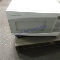 Sharp microwave- color white -untested