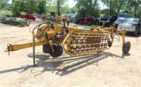 Vermeer Twin Hay Rake, 6-Bar Hydraulic Driven