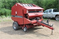 Case International 8480 Round Baler