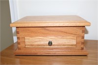 Oak jewelry box
