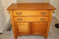 washstand with 2 drawers and 2 doors