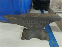 Small Metlcast cast iron anvil