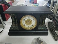 Baier jewelry co. Mantle clock