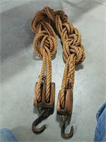 Block and tackle with rope