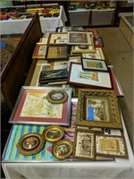 Table Lot Of Miscellaneous Picture Frames As Shown