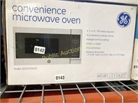 GE $99 RETAIL .7 CUFT MICROWAVE OVEN