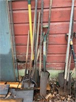 9 PC GROUPING OF LAWN / & GARDEN TOOLS