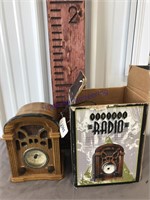Vintage radio w/box