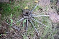 Wood Wagon Wheel Spokes & Hub Yard Art / Decor