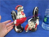 vintage pair of roosters - 6 inch tall