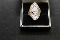 DIAMOND CLUSTER RING - SIZE: 7