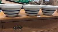 Roseville Robinson Blue 9” Crock  Mixing Bowl