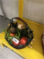 Basket w/Fruit