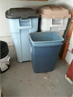 Trash cans, 2 with lids