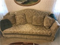 Broyhill Uph Sofa & Pillows
