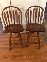 OAK SWIVEL BAR STOOLS (2 PC)