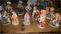 Set of 10 figurines