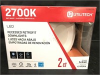 Utilitech LED recessed lights 2 pack

One has a
