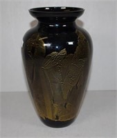 Stuart Strathearn art glass vase