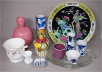 Quantity of vintage ceramic tableware
