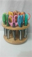 Set Of 18 Crafter Scissors