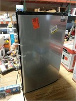 Magic Chef 3.5 Cf Mini Refrigerator