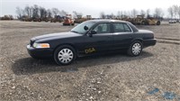 2006 Ford Crown Victoria Police Car,