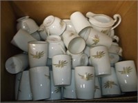 FUKAGAWA PORCELAIN DINNERWARE CUPS, CREAMER