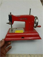 Small sewing machine