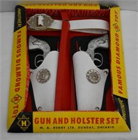 NIB Diamond H Henry Toy Gun & Holster Set