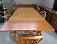 Excellent Pine Extendable Table - 8 Windsor Chairs