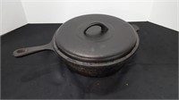 CAST SKILLET WITH LID