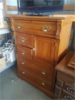 oak bachelors chest