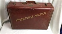 Vintage sampsonite suitcase