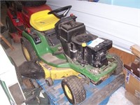 John Deere Lawn Mover (Good for Parts) .